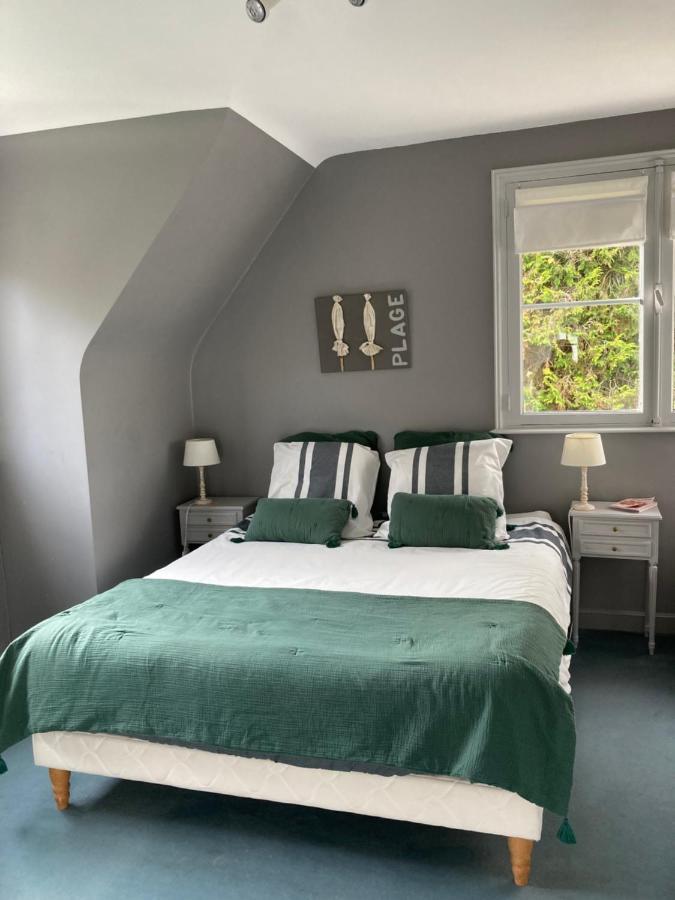 Les Glycines Bed & Breakfast Croix Exterior photo